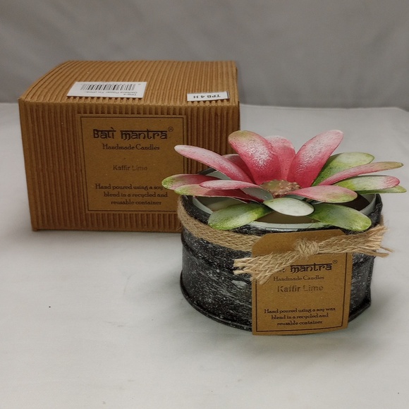 Boutique Soy Candle Kaffir Lime Smell - Picture 1 of 3